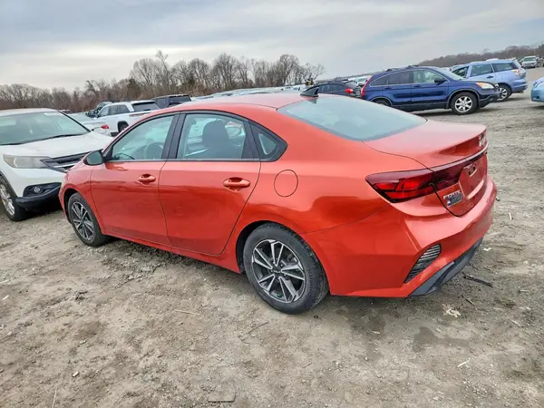 3KPF24AD4NE495735 2022 KIA FORTE - Image 2