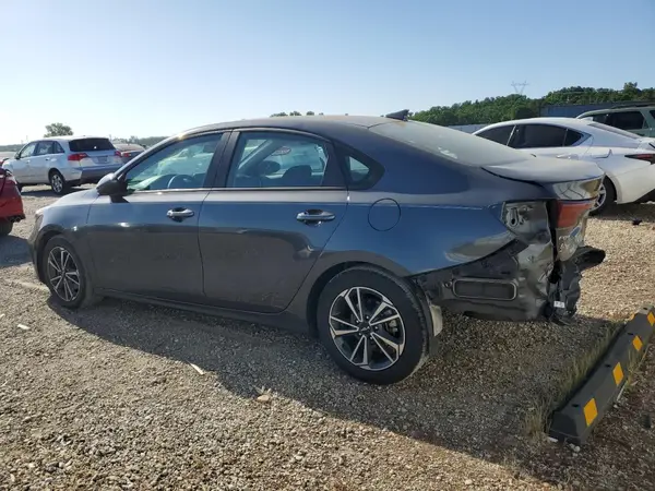 3KPF24AD4NE495833 2022 KIA FORTE - Image 2