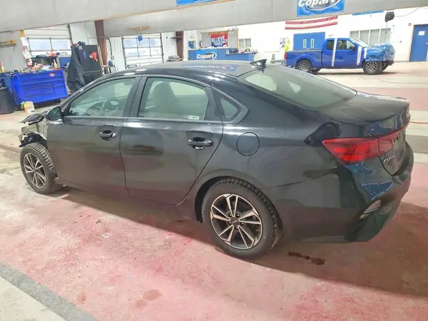 3KPF24AD4NE496061 2022 KIA FORTE - Image 2