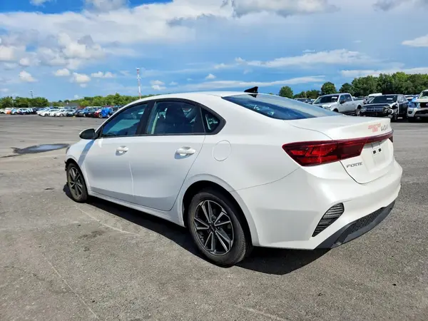 3KPF24AD4NE499901 2022 KIA FORTE - Image 2