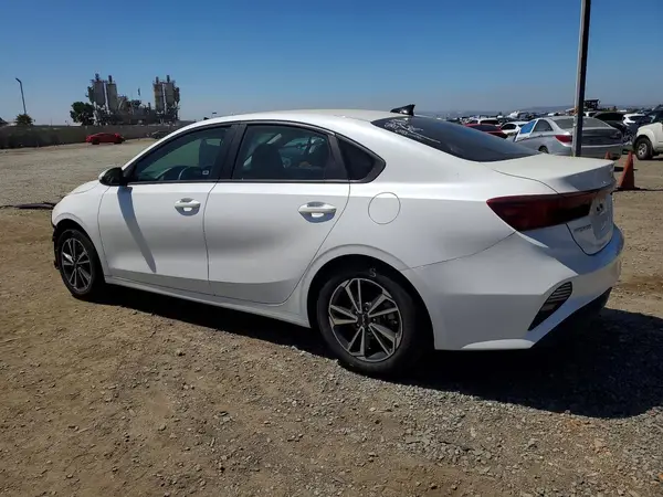 3KPF24AD4NE500402 2022 KIA FORTE - Image 2