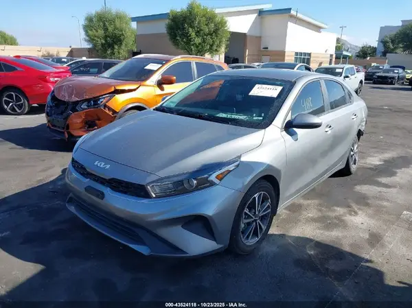 3KPF24AD4NE501372 2022 KIA FORTE - Image 2
