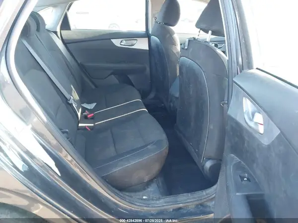 3KPF24AD4NE502103 2022 KIA FORTE - Image 8