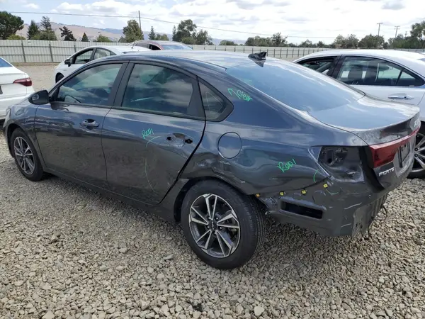 3KPF24AD4NE502196 2022 KIA FORTE - Image 2