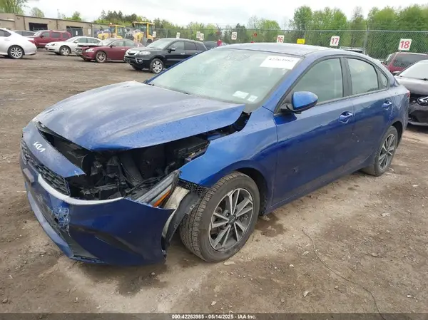 3KPF24AD4PE504193 2023 KIA FORTE - Image 2