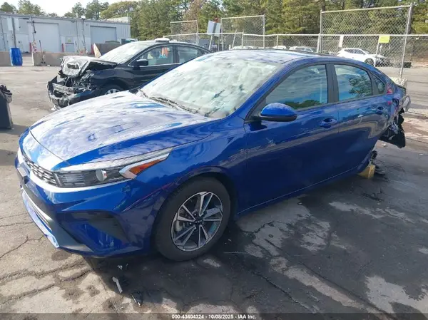 3KPF24AD4PE504307 2023 KIA FORTE - Image 2