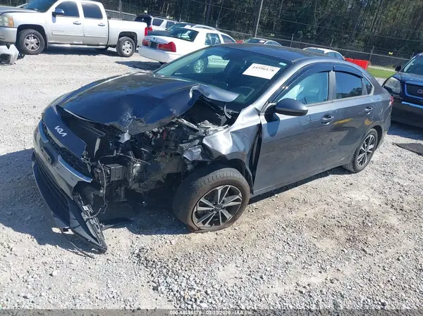3KPF24AD4PE505294 2023 KIA FORTE - Image 2