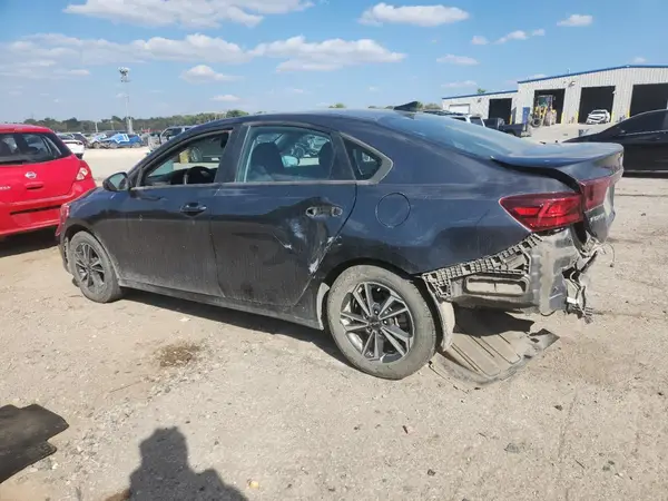 3KPF24AD4PE505893 2023 KIA FORTE - Image 2