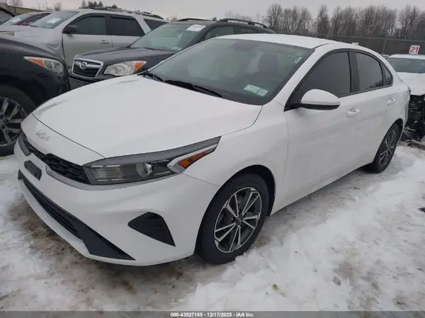 3KPF24AD4PE506123 2023 KIA FORTE - Image 2