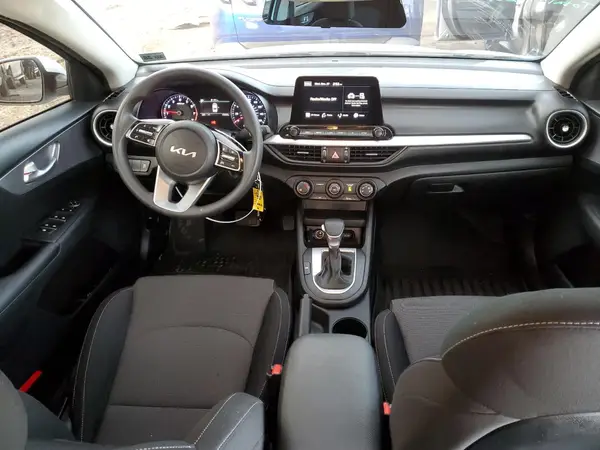 3KPF24AD4PE506252 2023 KIA FORTE - Image 8