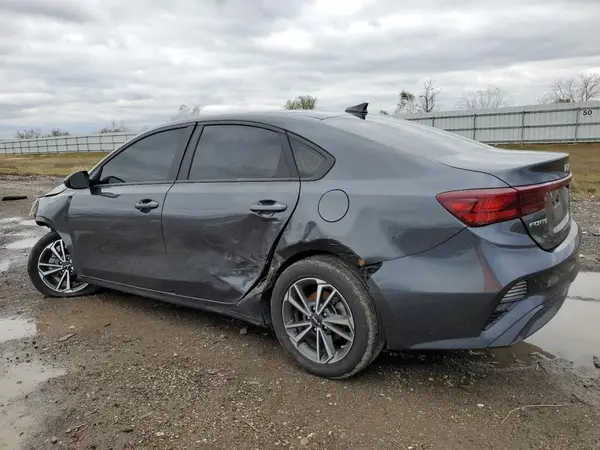 3KPF24AD4PE509068 2023 KIA FORTE - Image 2
