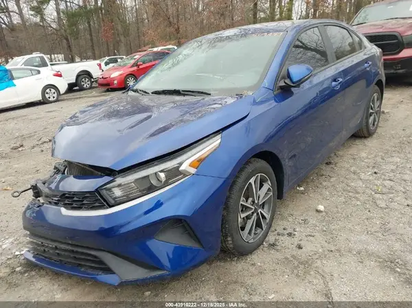 3KPF24AD4PE509989 2023 KIA FORTE - Image 2