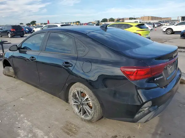 3KPF24AD4PE511936 2023 KIA FORTE - Image 2