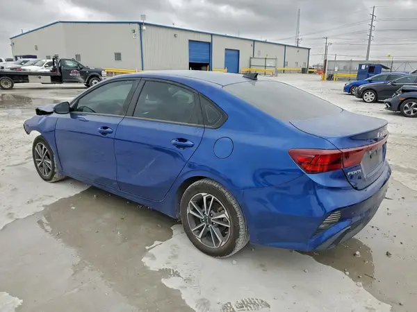 3KPF24AD4PE513167 2023 KIA FORTE - Image 2