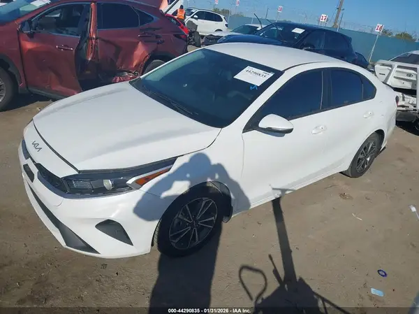 3KPF24AD4PE514187 2023 KIA FORTE - Image 2