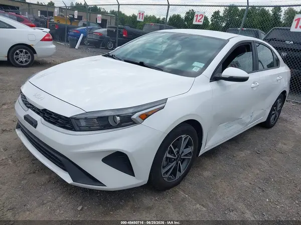 3KPF24AD4PE516005 2023 KIA FORTE - Image 2