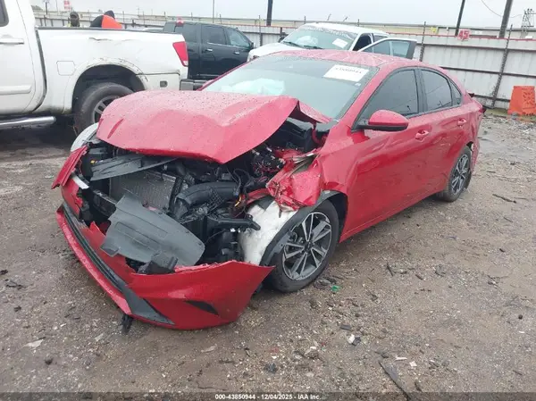 3KPF24AD4PE516909 2023 KIA FORTE - Image 2