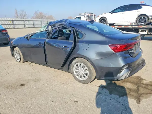 3KPF24AD4PE521253 2023 KIA FORTE - Image 2