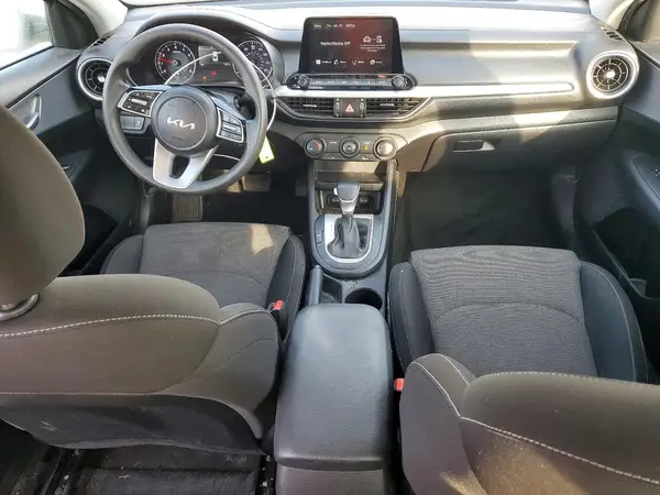 3KPF24AD4PE525870 2023 KIA FORTE - Image 8