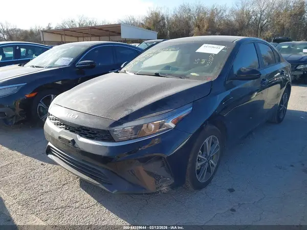 3KPF24AD4PE530292 2023 KIA FORTE - Image 2