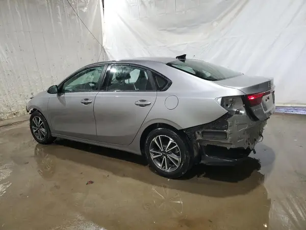 3KPF24AD4PE530695 2023 KIA FORTE - Image 2