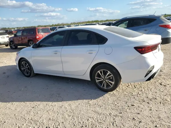 3KPF24AD4PE532477 2023 KIA FORTE - Image 2
