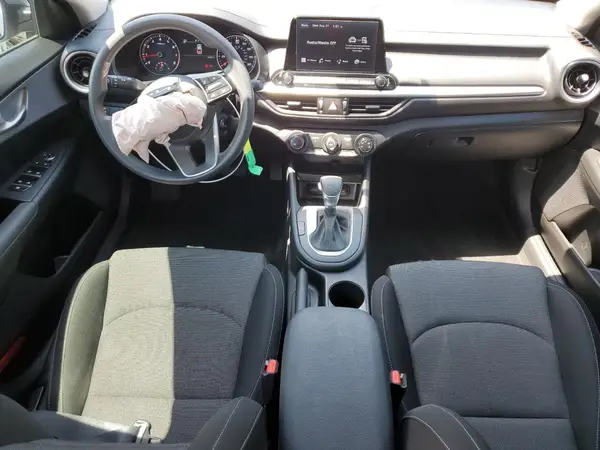 3KPF24AD4PE543270 2023 KIA FORTE - Image 8