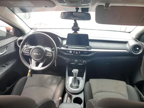 3KPF24AD4PE547593 2023 KIA FORTE - Image 8