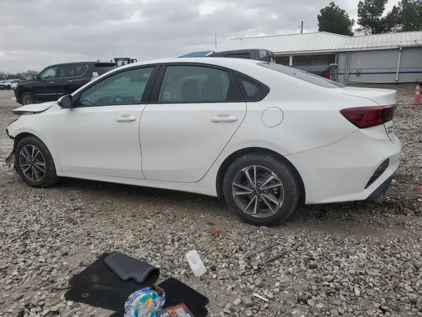 3KPF24AD4PE548002 2023 KIA FORTE - Image 2