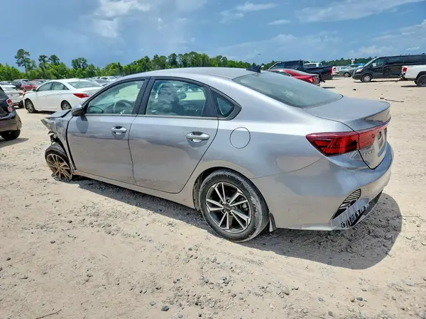 3KPF24AD4PE549778 2023 KIA FORTE - Image 2