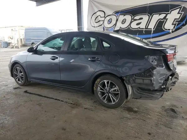 3KPF24AD4PE550476 2023 KIA FORTE - Image 2
