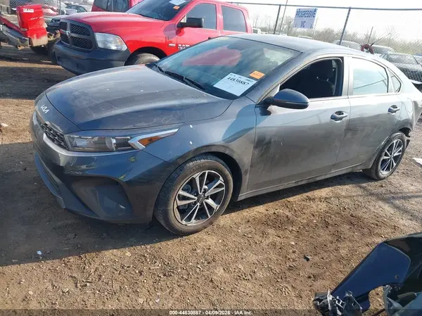 3KPF24AD4PE550980 2023 KIA FORTE - Image 2