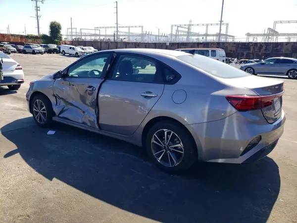 3KPF24AD4PE552115 2023 KIA FORTE - Image 2