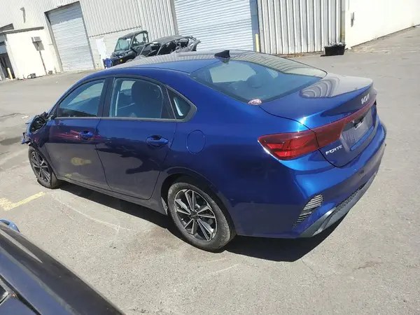 3KPF24AD4PE555208 2023 KIA FORTE - Image 2