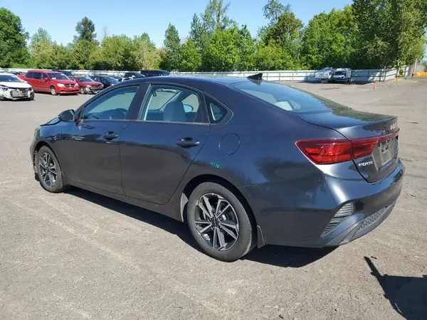 3KPF24AD4PE555273 2023 KIA FORTE - Image 2