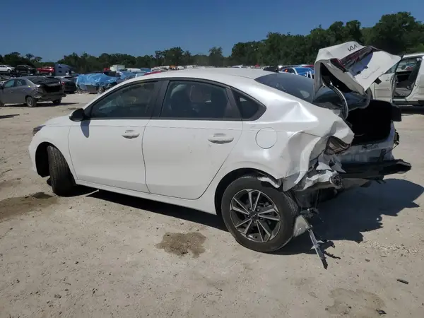 3KPF24AD4PE556231 2023 KIA FORTE - Image 2