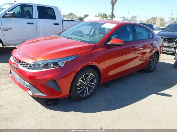 3KPF24AD4PE557248 2023 KIA FORTE - Image 2