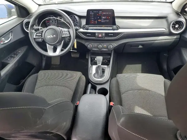 3KPF24AD4PE557993 2023 KIA FORTE - Image 8