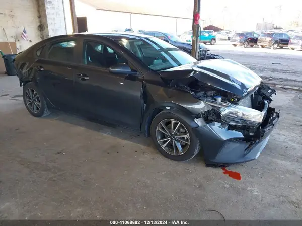 3KPF24AD4PE558514 2023 KIA FORTE - Image 1