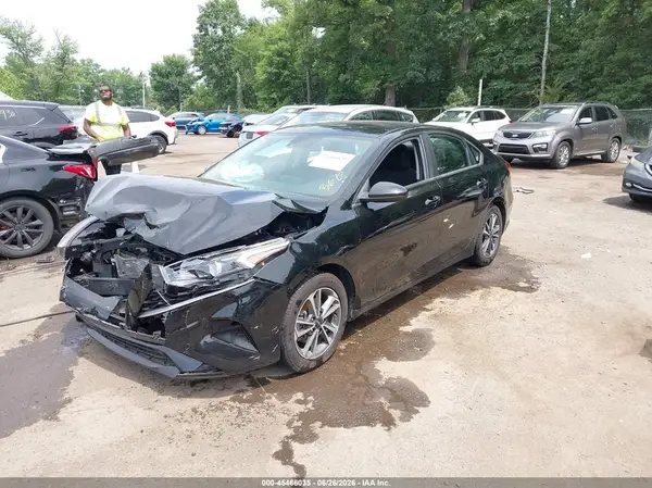 3KPF24AD4PE563342 2023 KIA FORTE - Image 2