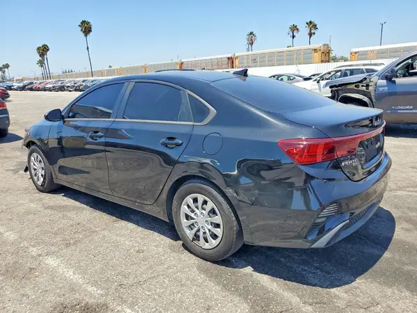 3KPF24AD4PE565625 2023 KIA FORTE - Image 2