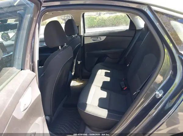3KPF24AD4PE565723 2023 KIA FORTE - Image 8