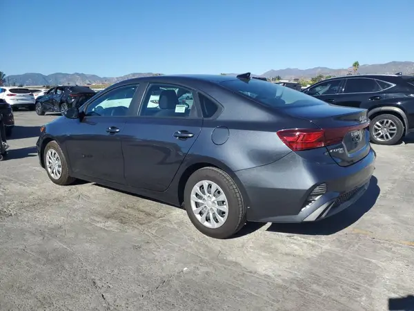 3KPF24AD4PE565883 2023 KIA FORTE - Image 2