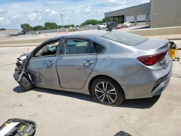 3KPF24AD4PE568105 2023 KIA FORTE - Image 2