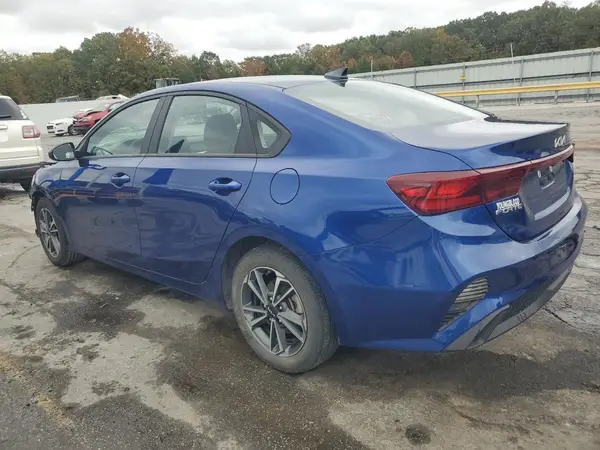 3KPF24AD4PE568220 2023 KIA FORTE - Image 2