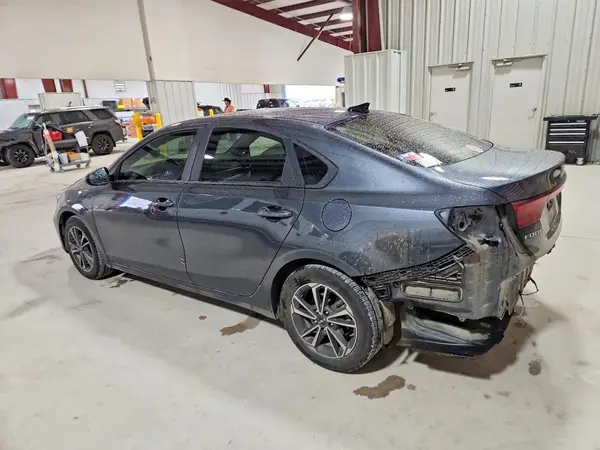 3KPF24AD4PE568718 2023 KIA FORTE - Image 2