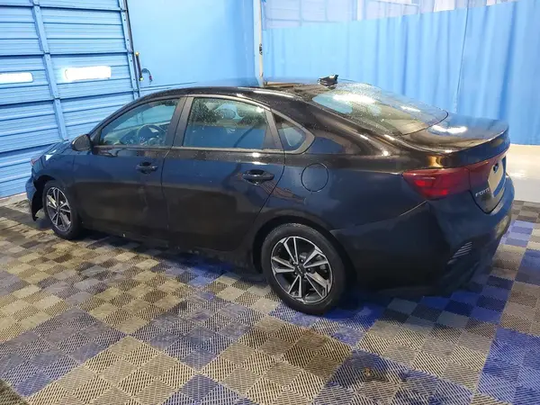 3KPF24AD4PE568766 2023 KIA FORTE - Image 2