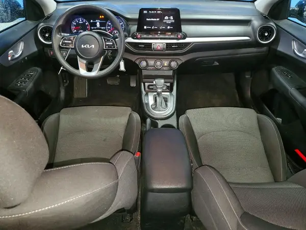 3KPF24AD4PE568766 2023 KIA FORTE - Image 8