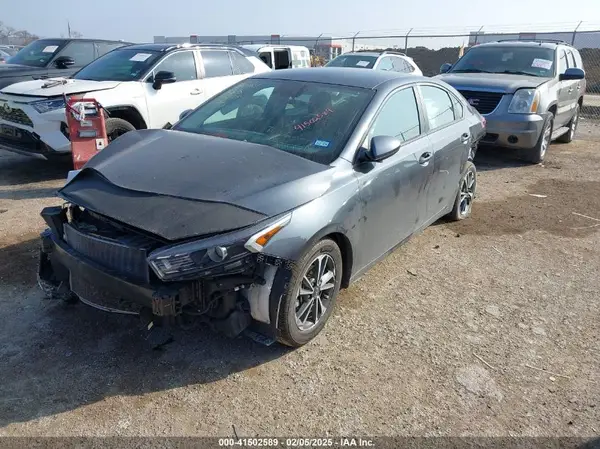 3KPF24AD4PE569030 2023 KIA FORTE - Image 2