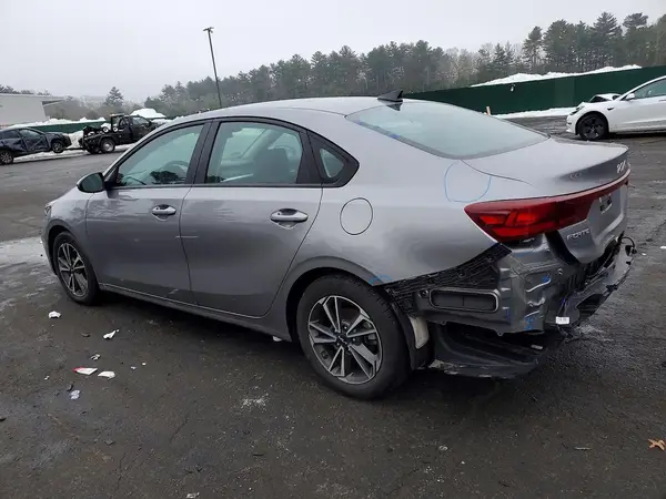 3KPF24AD4PE569447 2023 KIA FORTE - Image 2